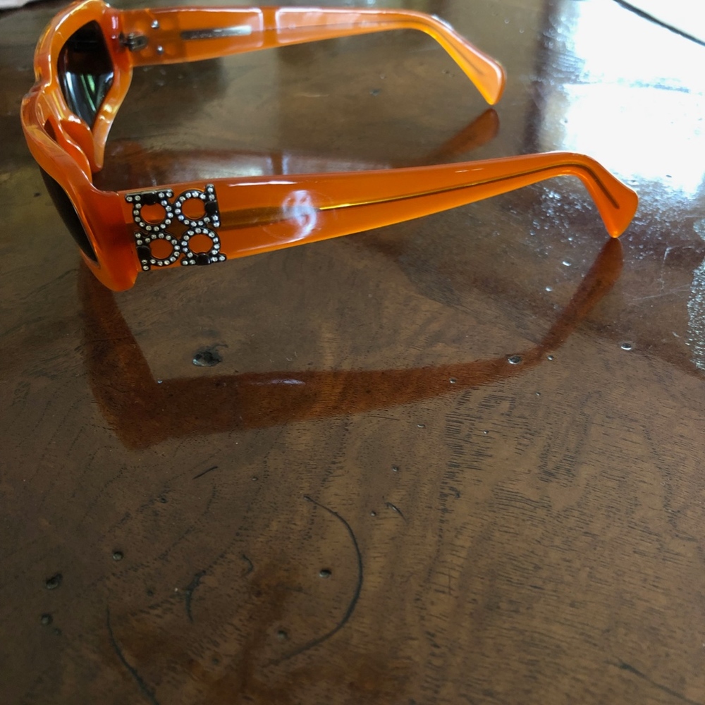 Salvatore Ferragamo Sunglasses and Case 2036-B - Picture 3 of 11